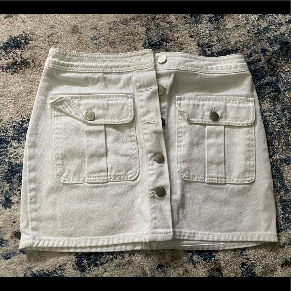 FOREVER21 - White Denim Button Up Mini SMALL